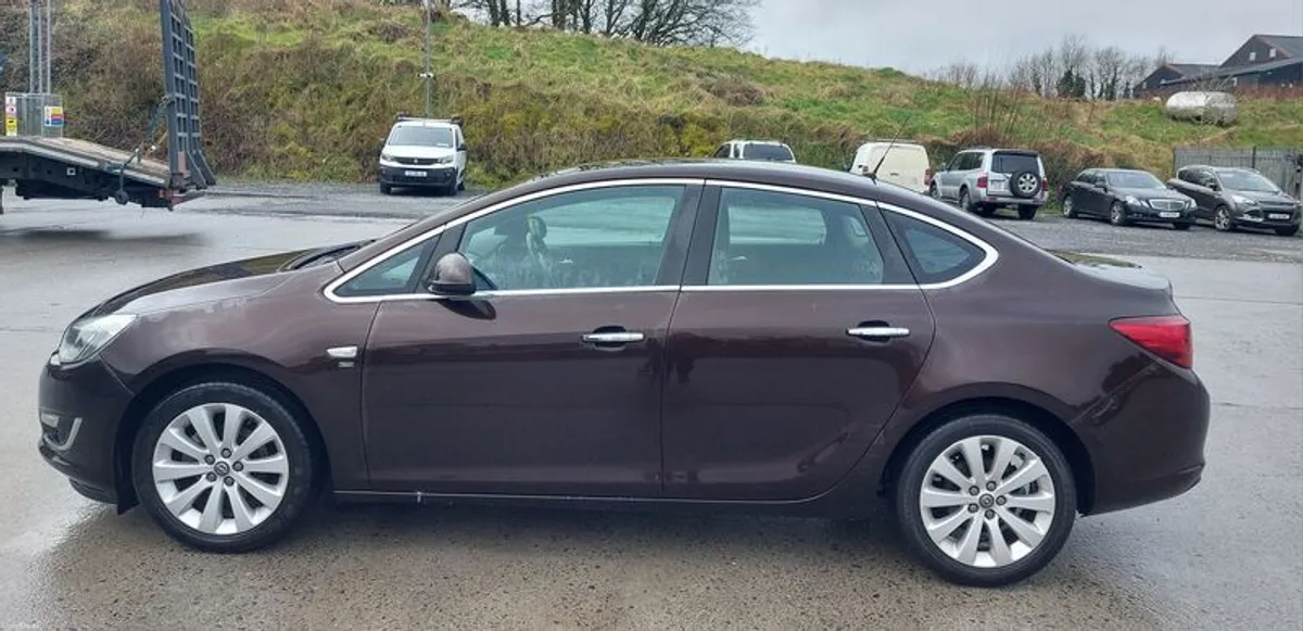 2013 Opel Astra - Image 4