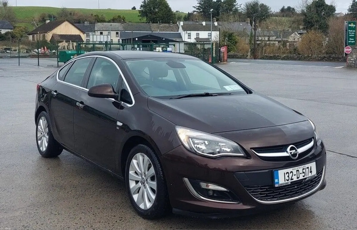 2013 Opel Astra - Image 2