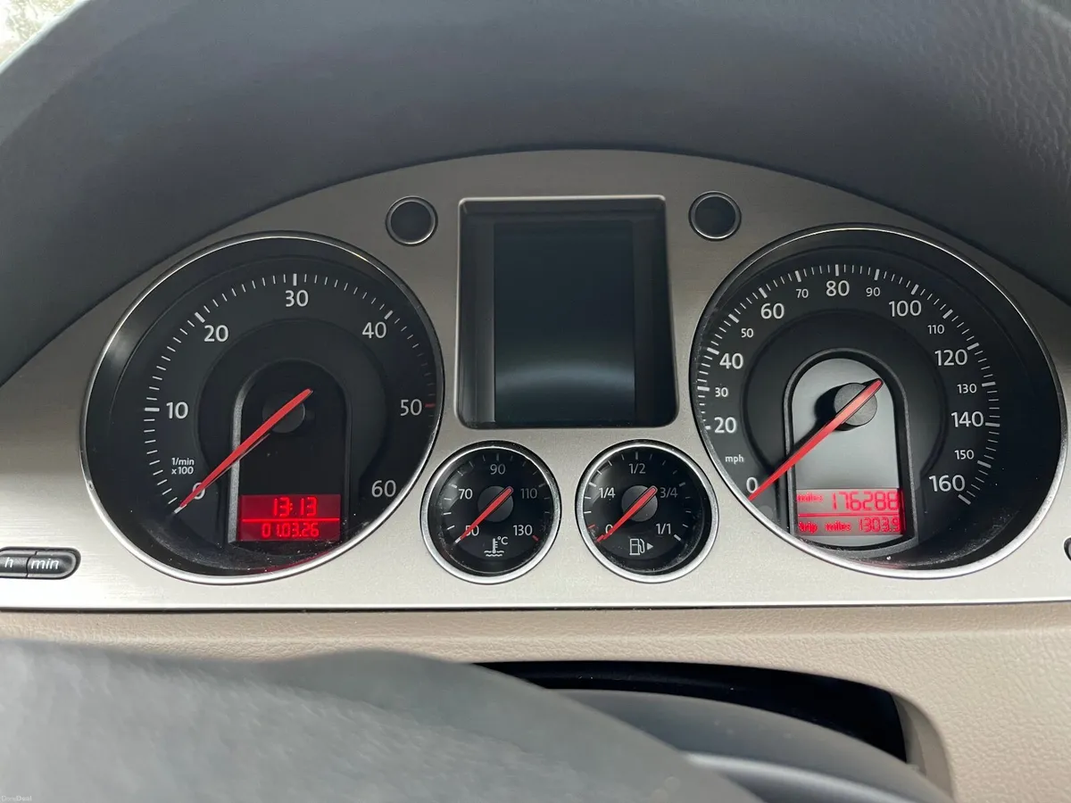 Volkswagen Passat 2008 - Image 2