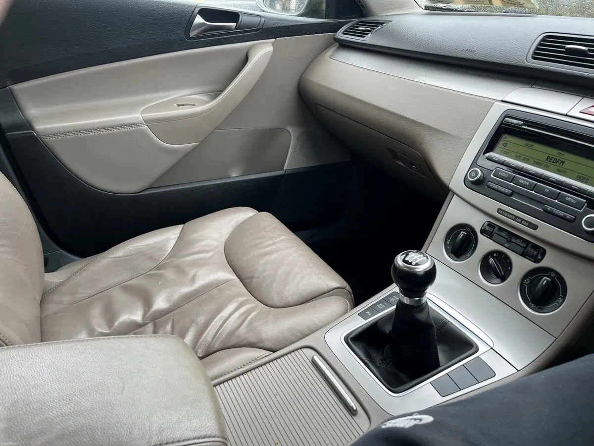 Volkswagen Passat 2008 - Image 4