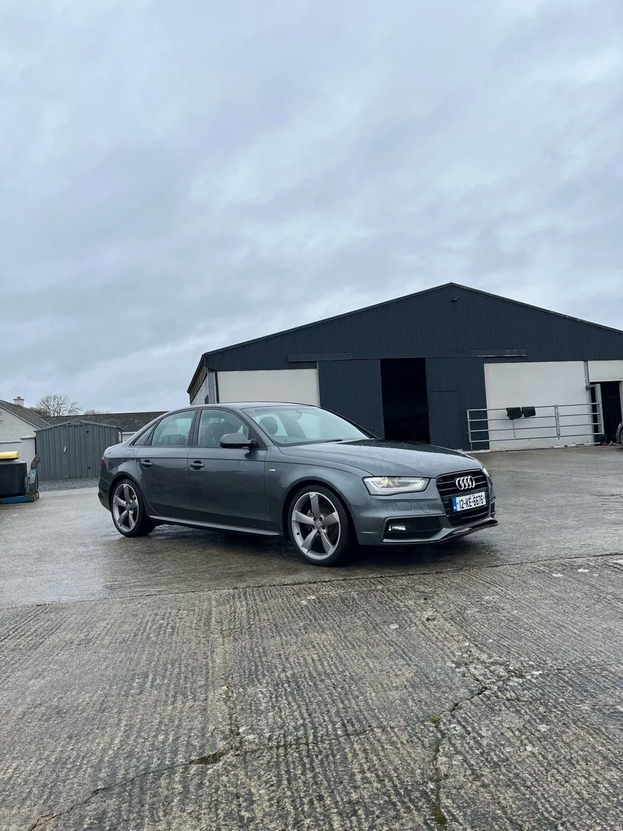 Audi a4 s-line black edition - Image 2