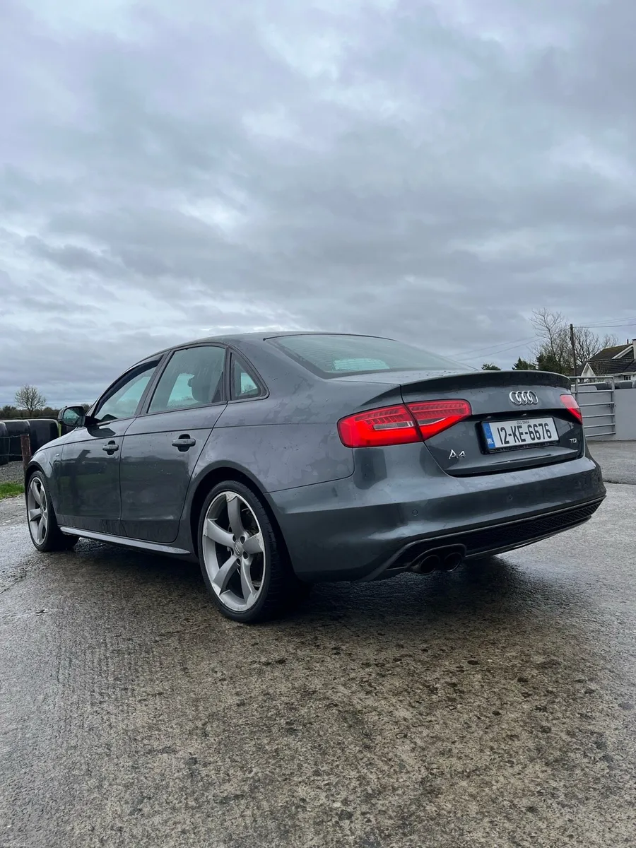 Audi a4 s-line black edition - Image 4