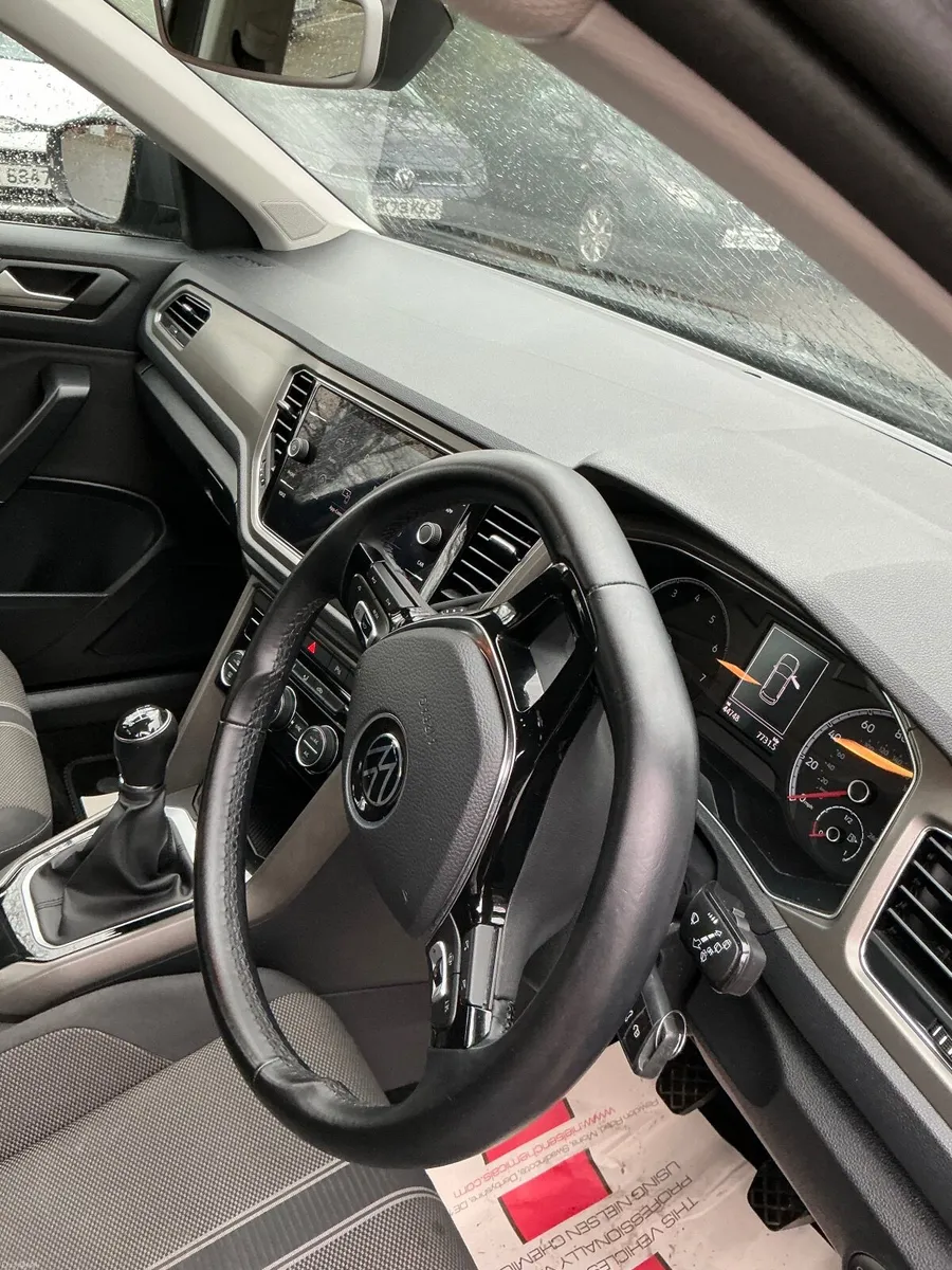 Volkswagen T-Roc 2021 - Image 4