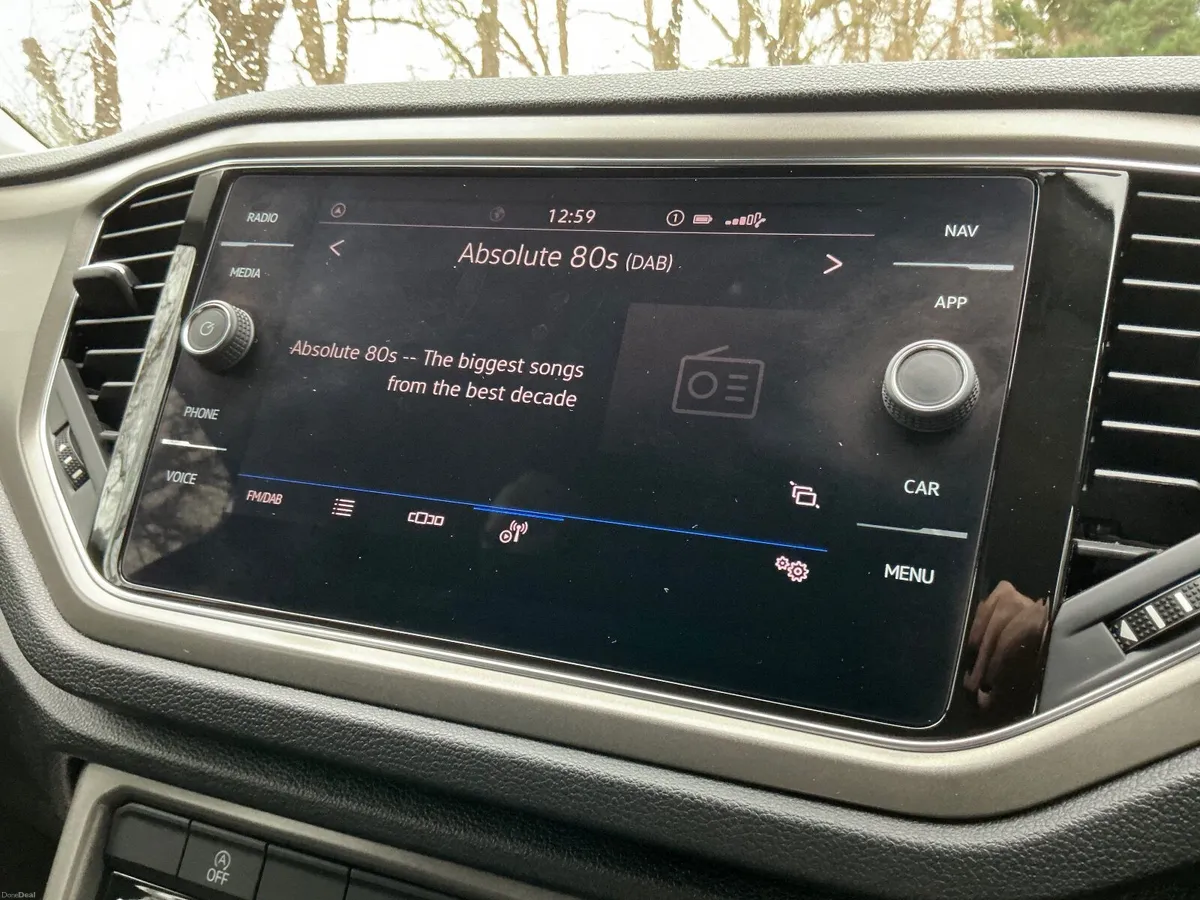 Volkswagen T-Roc 2021 - Image 2