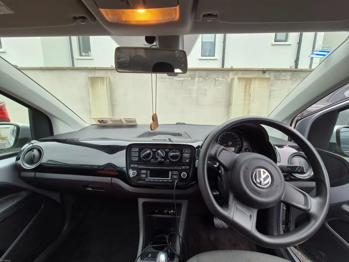 Volkswagen up! 2015 - Image 2