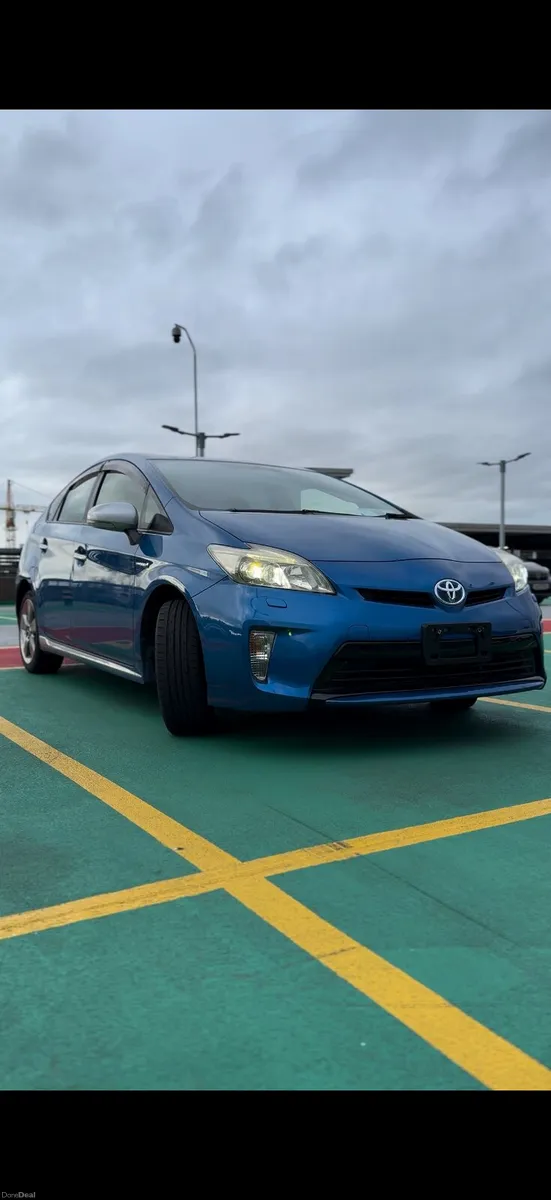 Toyota Prius 1.8 Hybrid - VERY LOW MILEAGE - Image 2