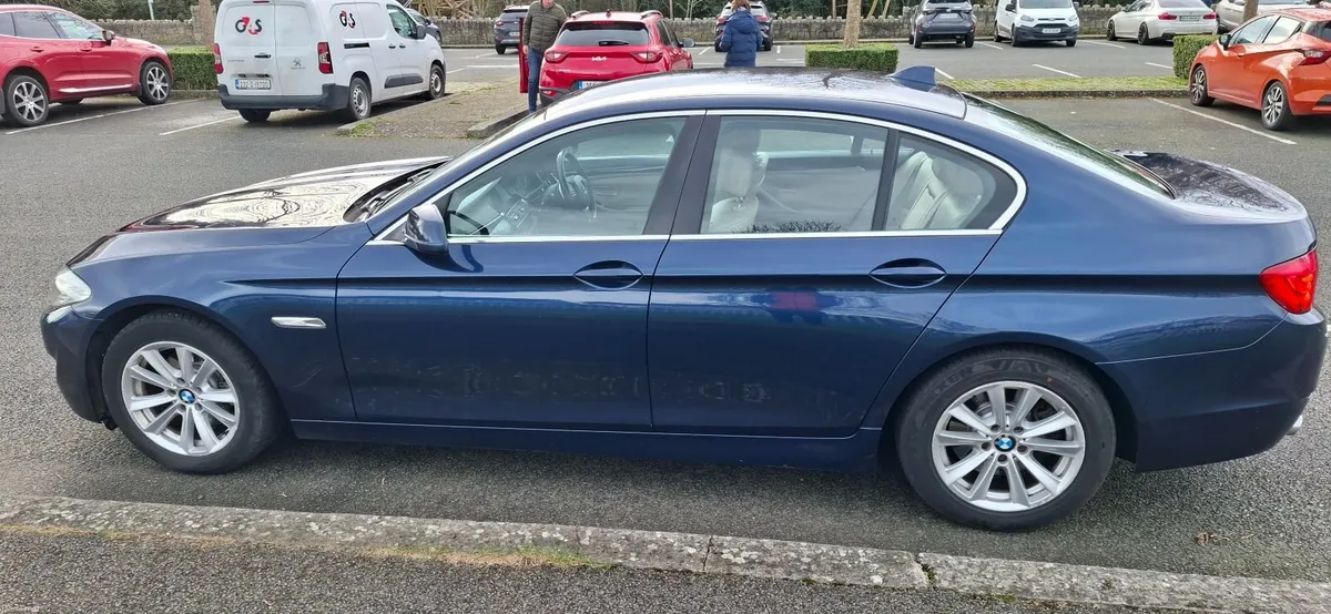 BMW 5-Series 2012 - Image 4