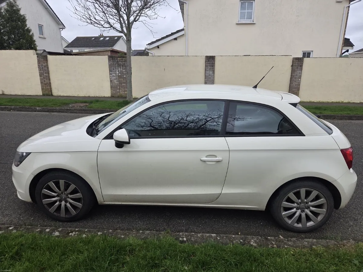 Audi A1 2011 - Image 4