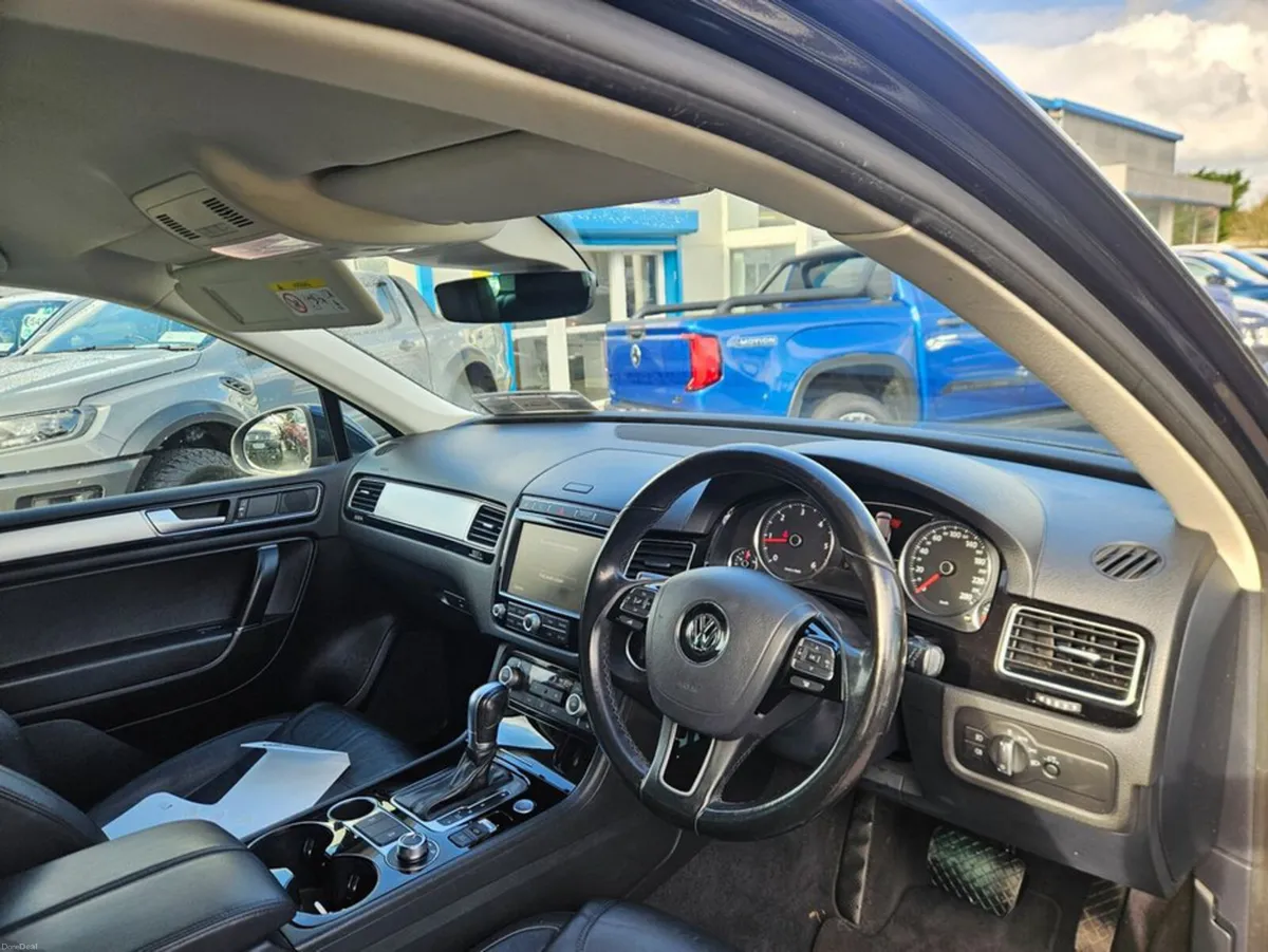 Volkswagen Touareg R Line 3.0tdi 262BHP V6 5DR Aut - Image 4