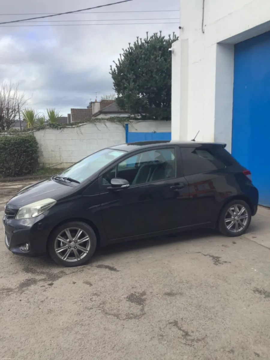 Toyota Yaris 2012 - Image 3