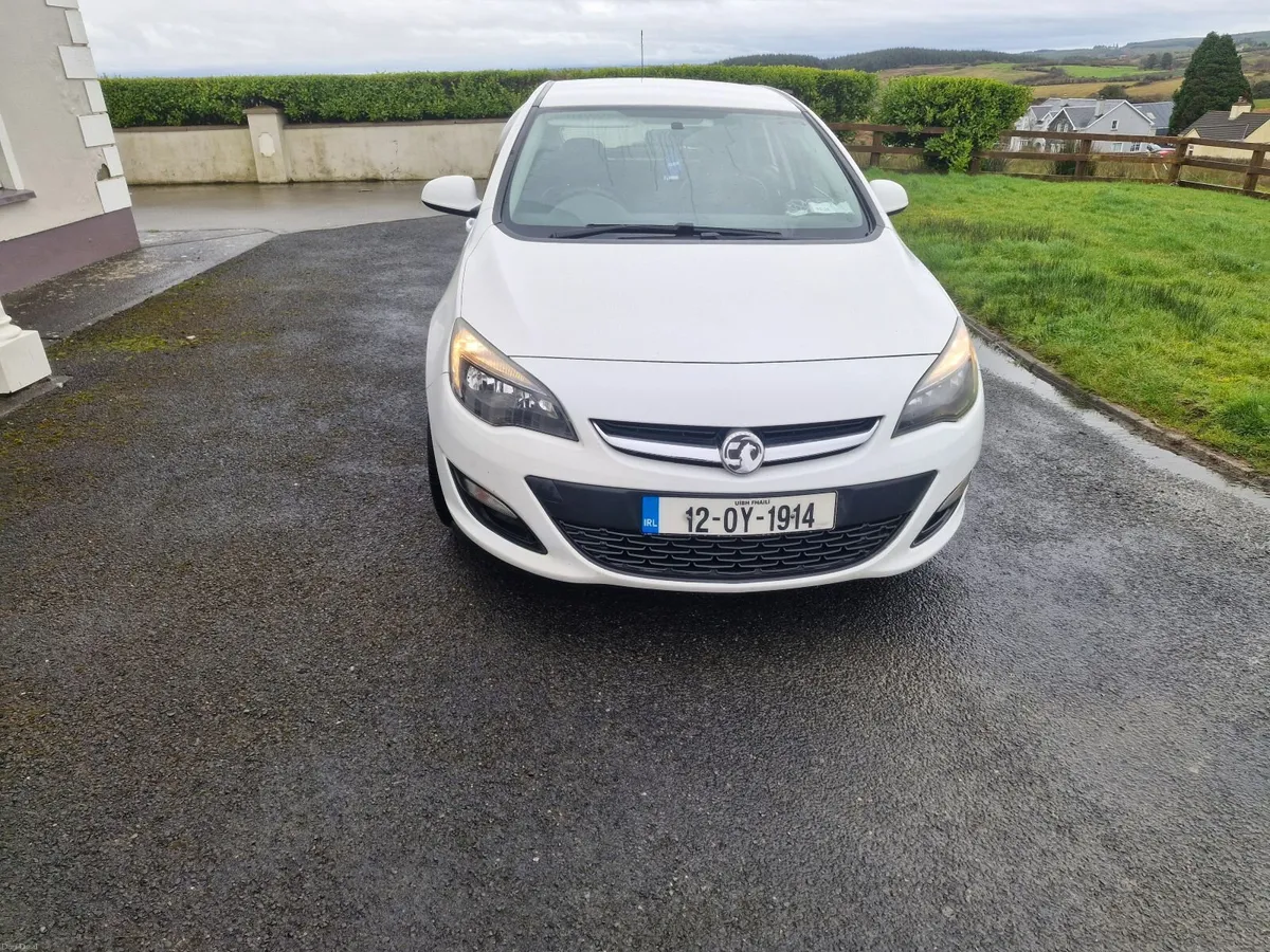 Vauxhall Astra 2012 - Image 1