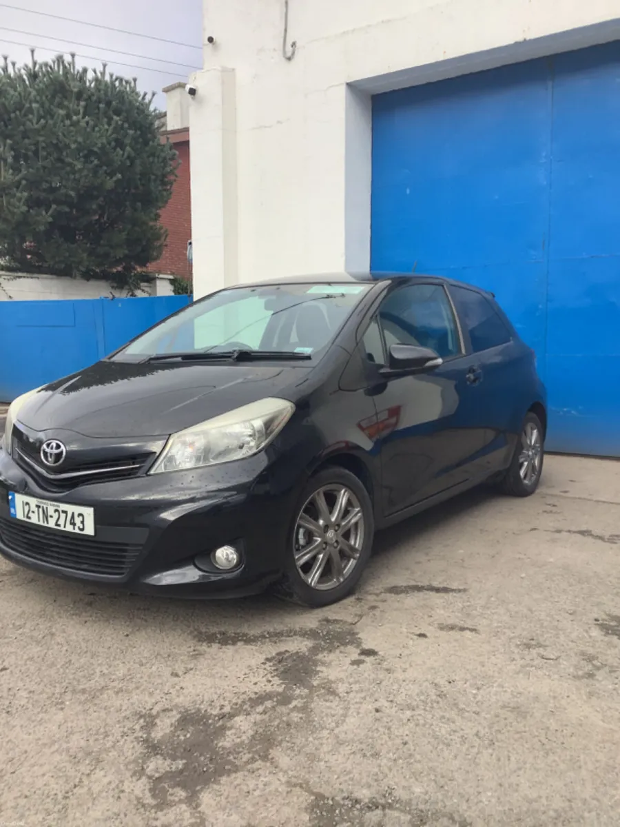 Toyota Yaris 2012 - Image 1