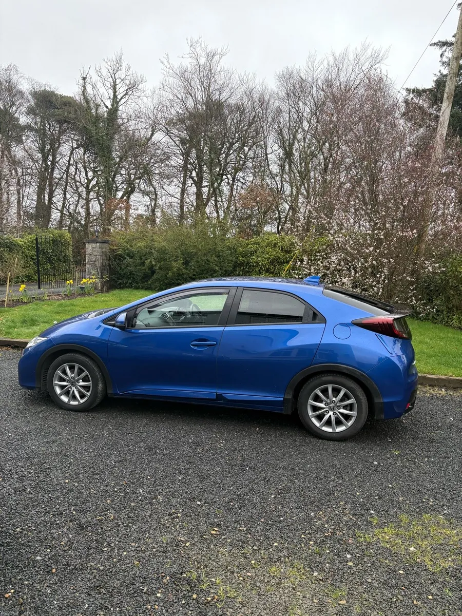 Honda civic 2015 - Image 2