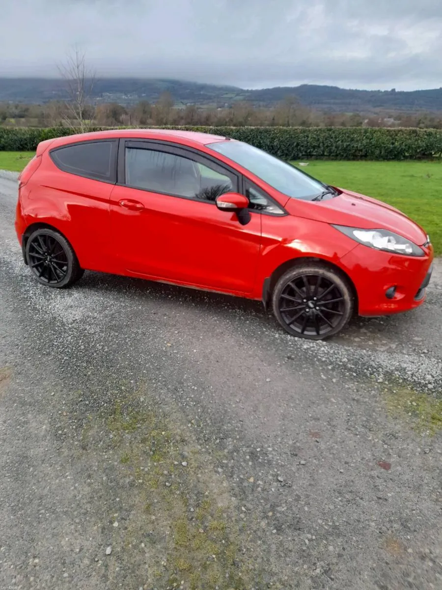 Automatic Ford fiesta - Image 1