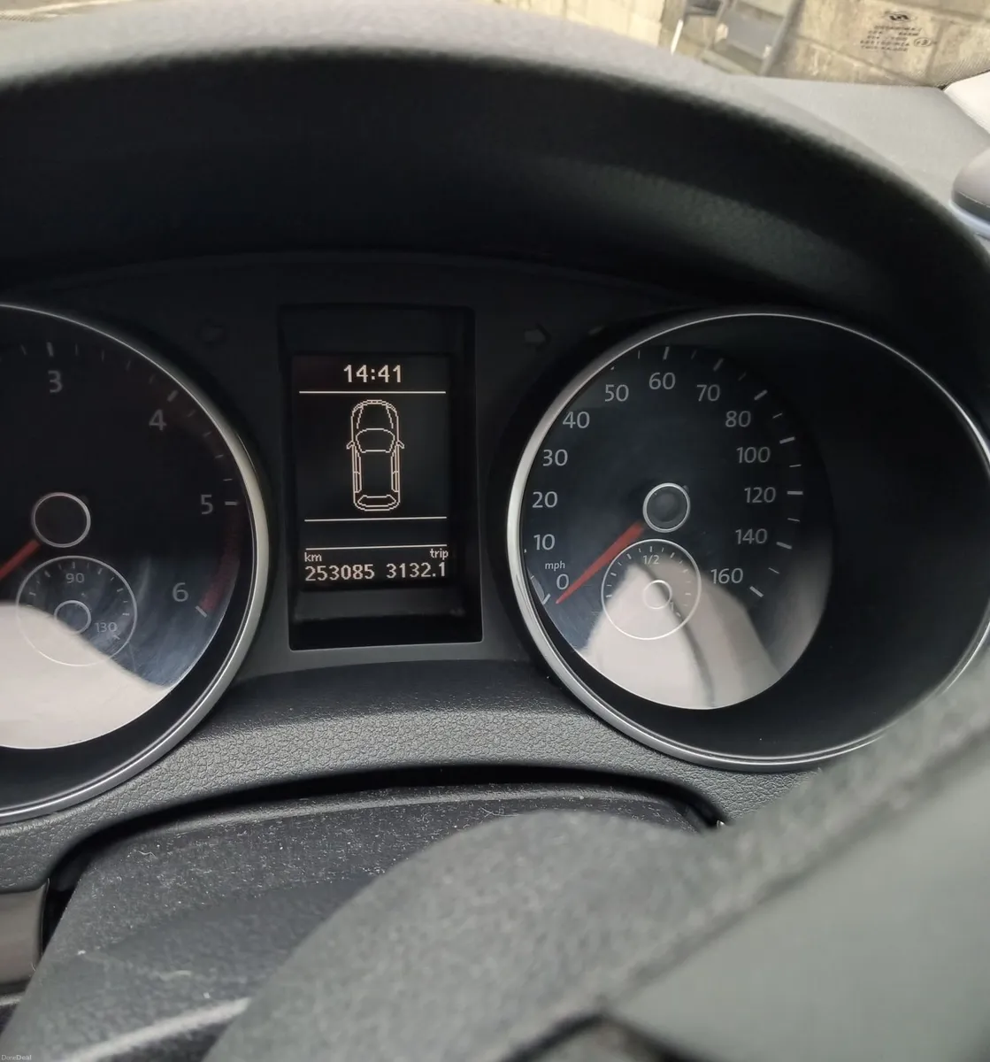 Volkswagen Golf 2011 - Image 2