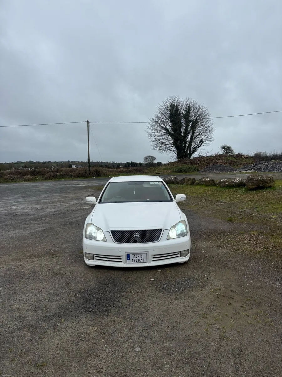 Toyota crown athlete - Image 2