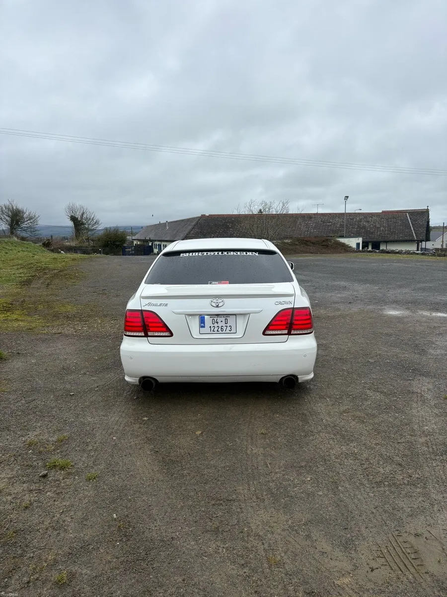 Toyota crown athlete - Image 4