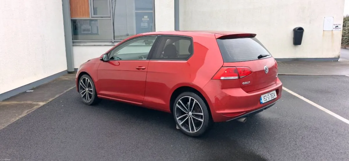 2015 Volkswagen Golf - Image 1