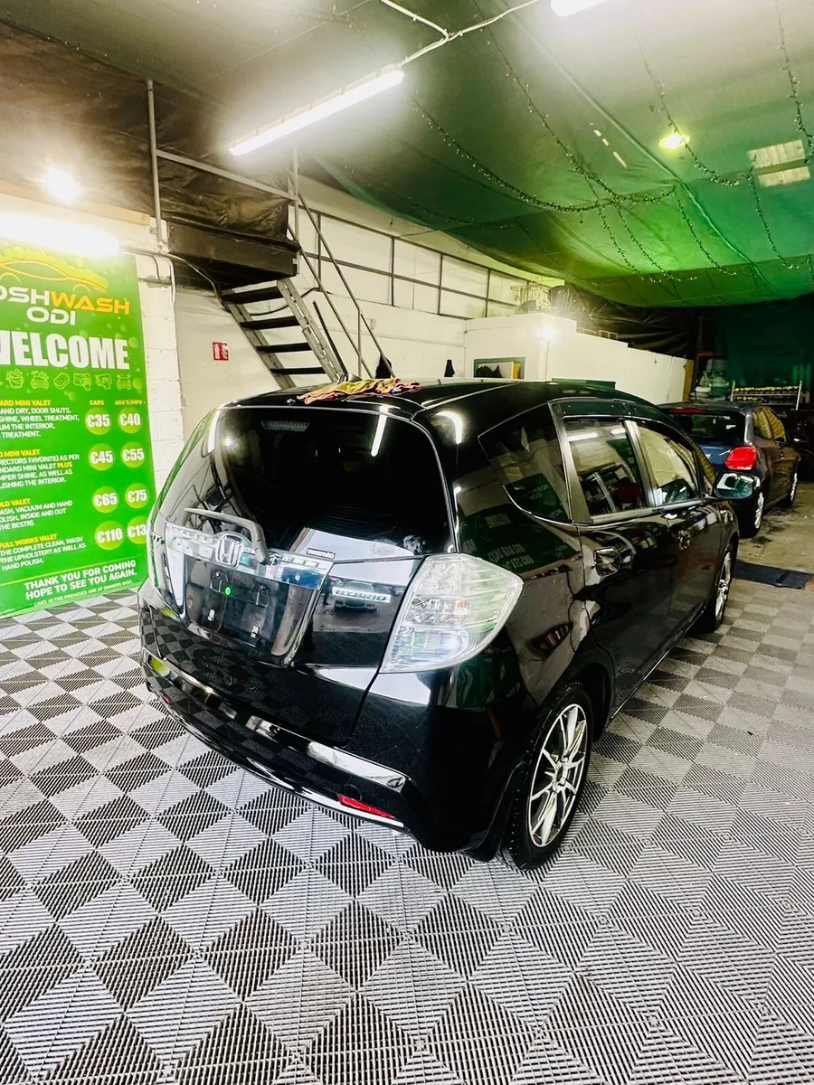 2013 Honda Fit 106800 KMS - Image 4