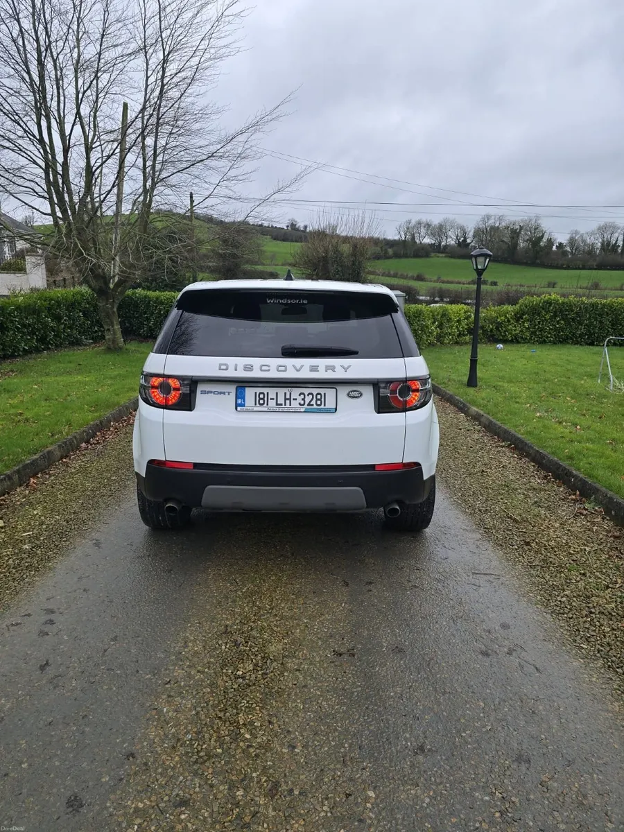 Land Rover Discovery Sport 2018 - Image 2