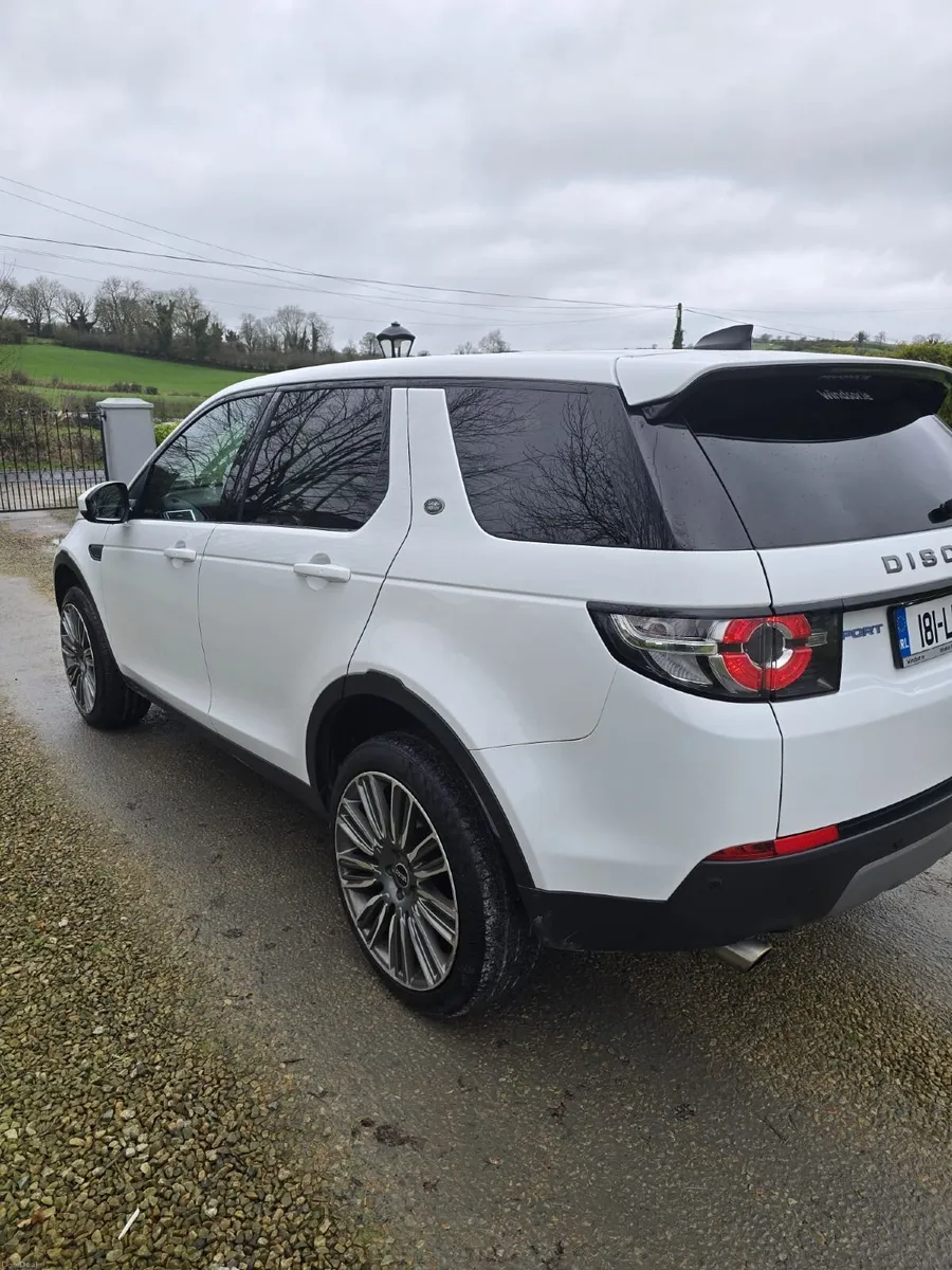 Land Rover Discovery Sport 2018 - Image 4