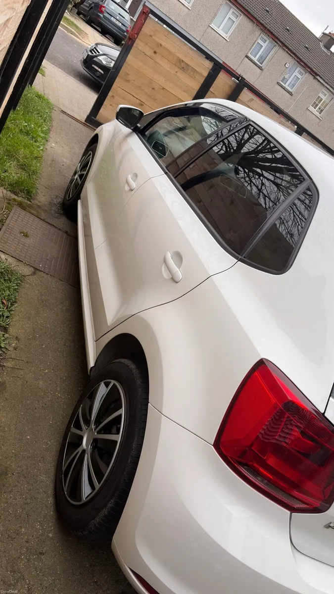 White Volkswagen Polo 2014 - Image 2