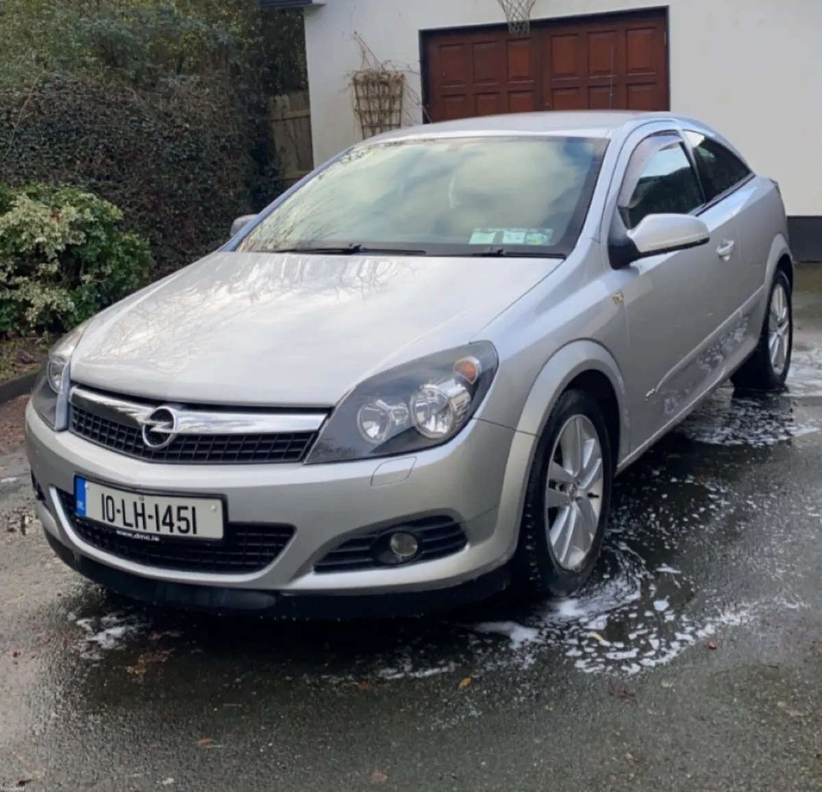 Opel Astra 2010 Silver 1.4 Petrol - Image 1