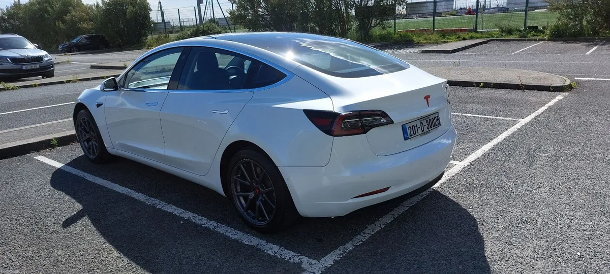 Tesla Model 3 2020 - Image 1