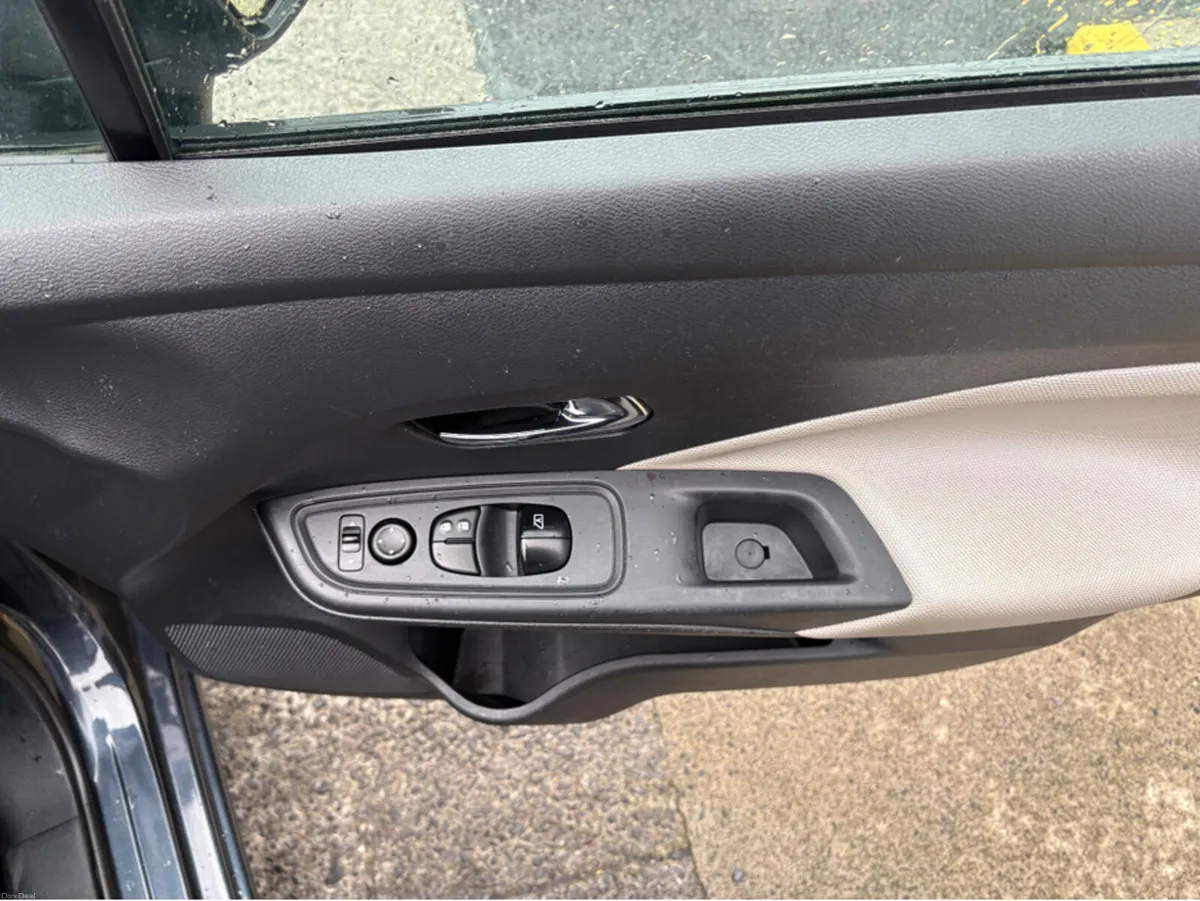 Nissan Micra 1.0 SV + LOOK PK 4DR - Image 4