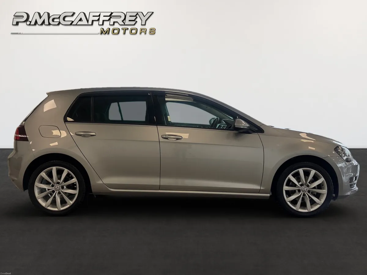 2017 VOLKSWAGEN GOLF 1.2 TSI COMFORTLINE AUTO DSG - Image 4