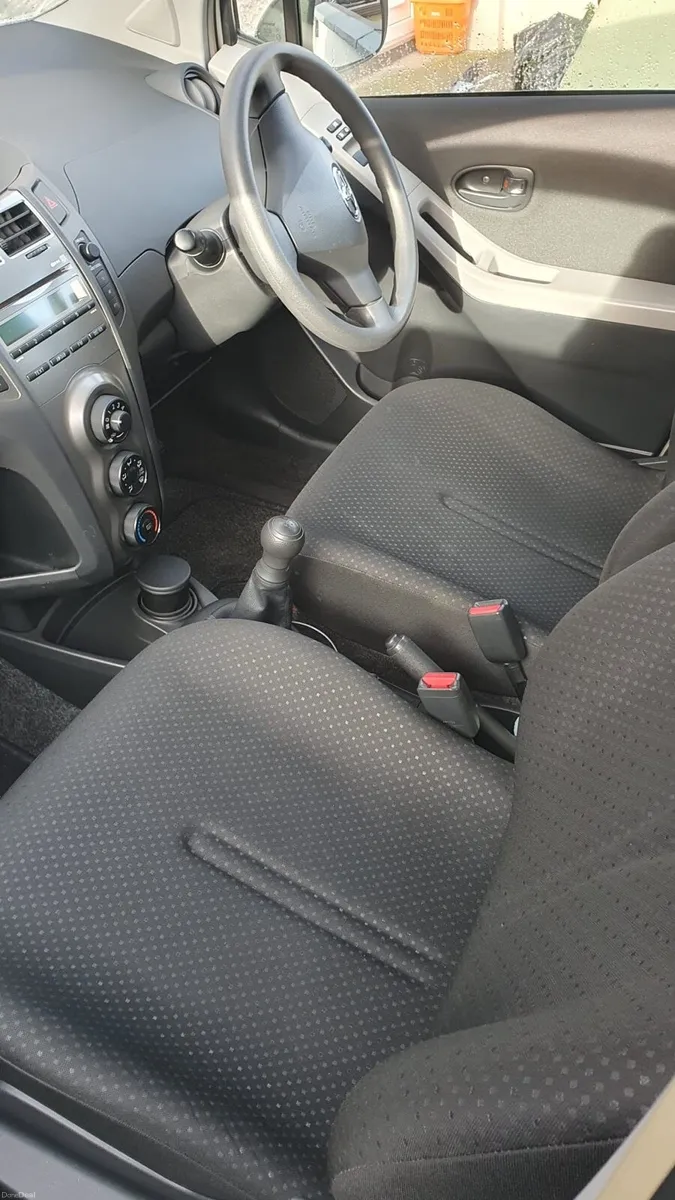 Toyota Yaris 2011 1.0 sport - Image 3