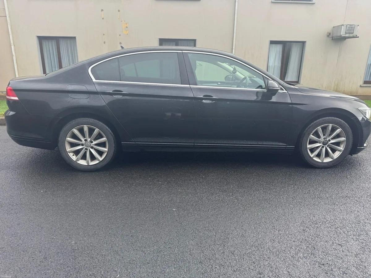 Volkswagen Passat 2.0 - Image 2