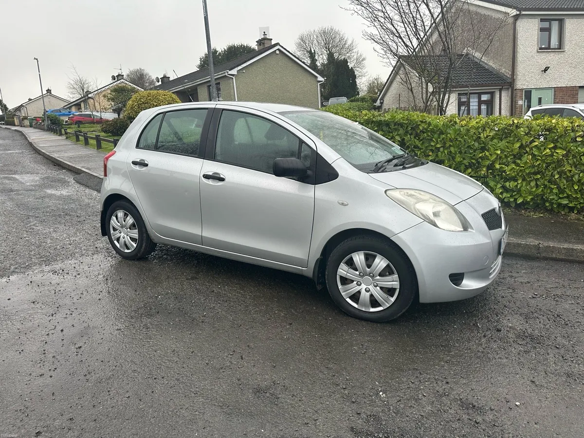 Yaris Toyota - Image 1