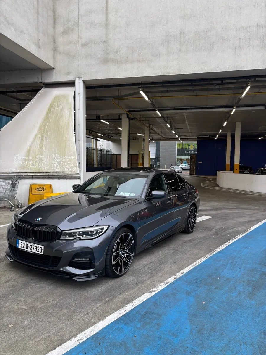 BMW 330E M SPORT PRO SUNROOF - Image 1
