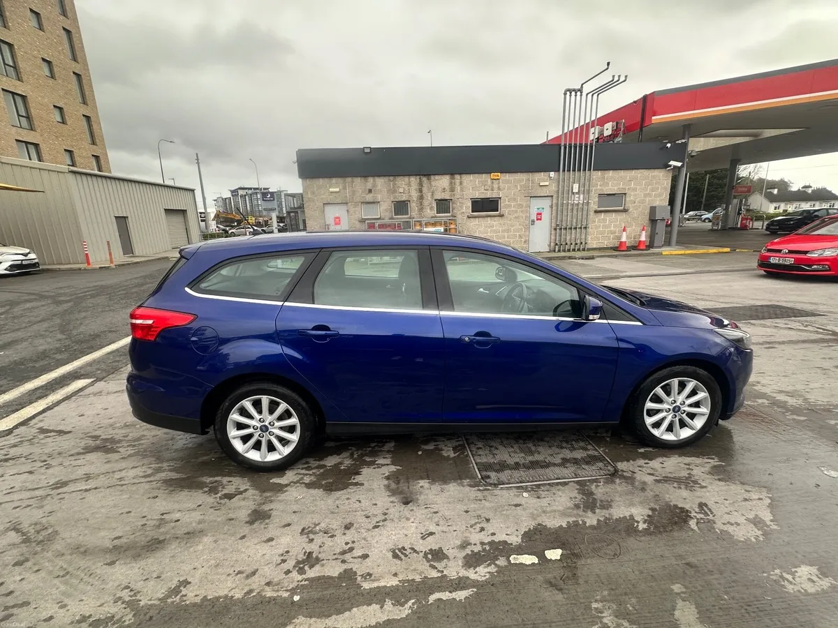 Ford Focus 2018 - Image 4