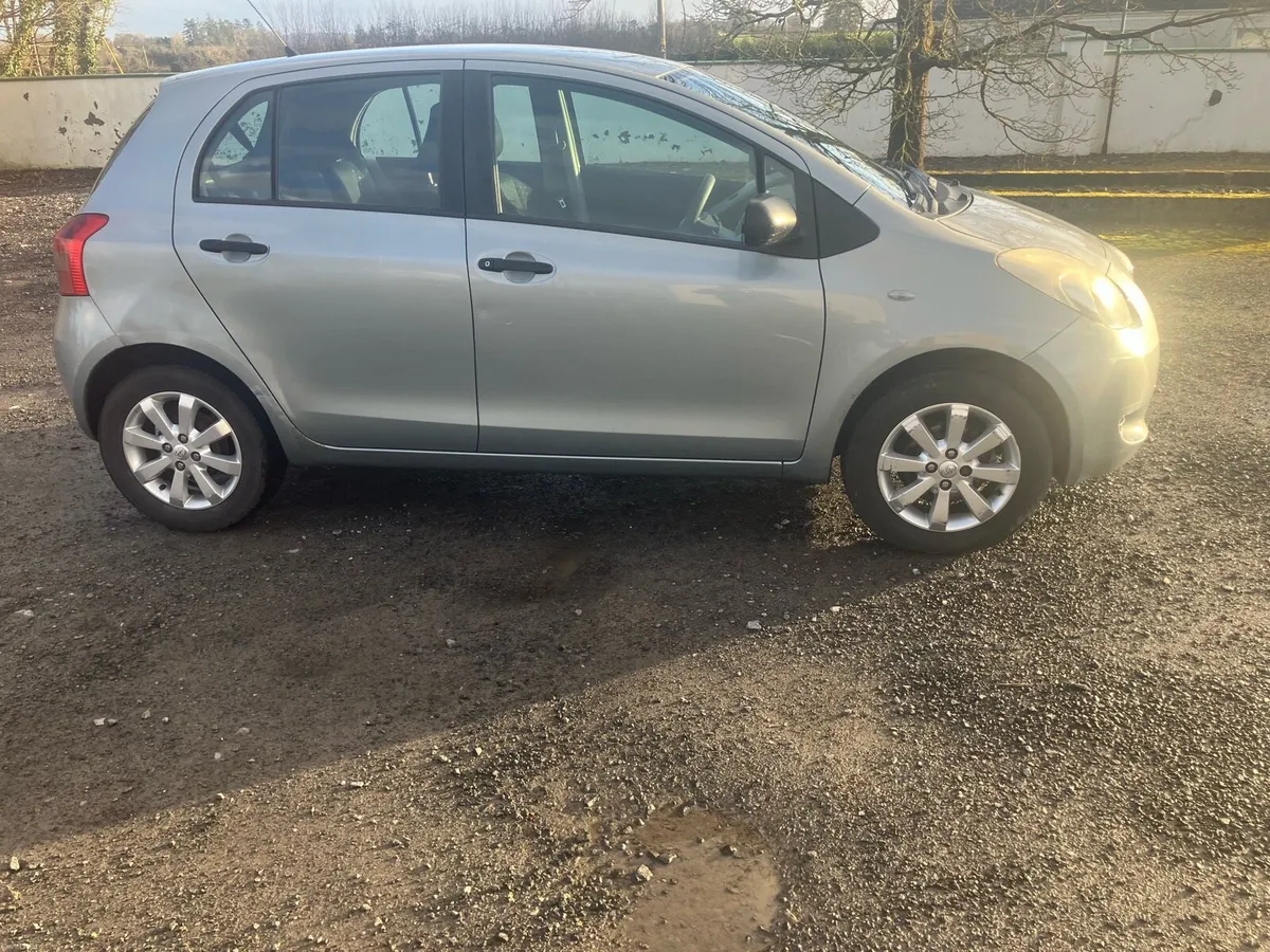 Toyota Yaris - Image 2