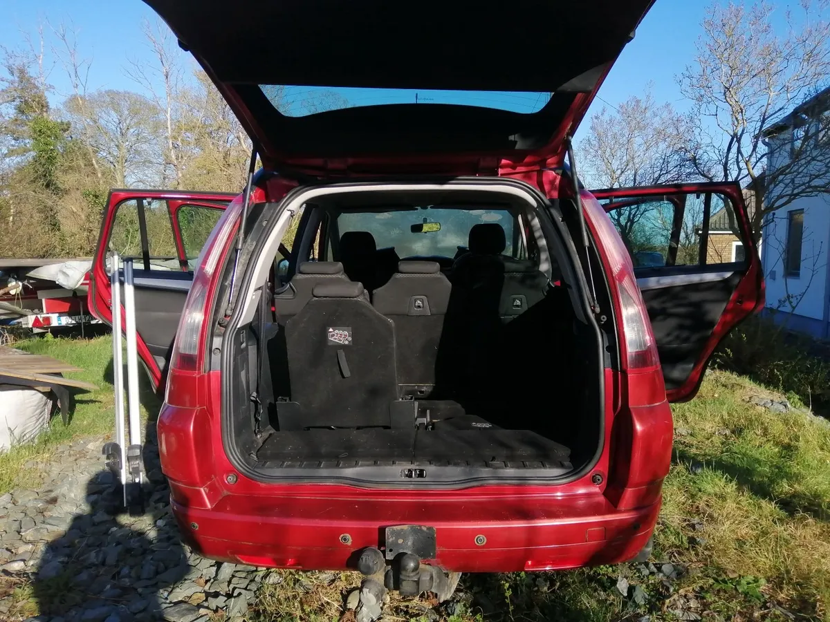 Citroen Grand C4 Picasso 2009 - Image 2