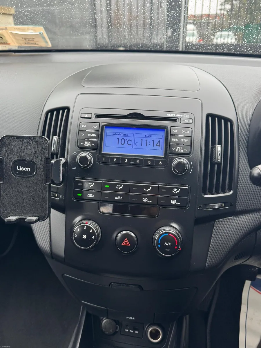 Hyunday i30 1.6 Diesel - NCT & Tax - Very clean - Image 4