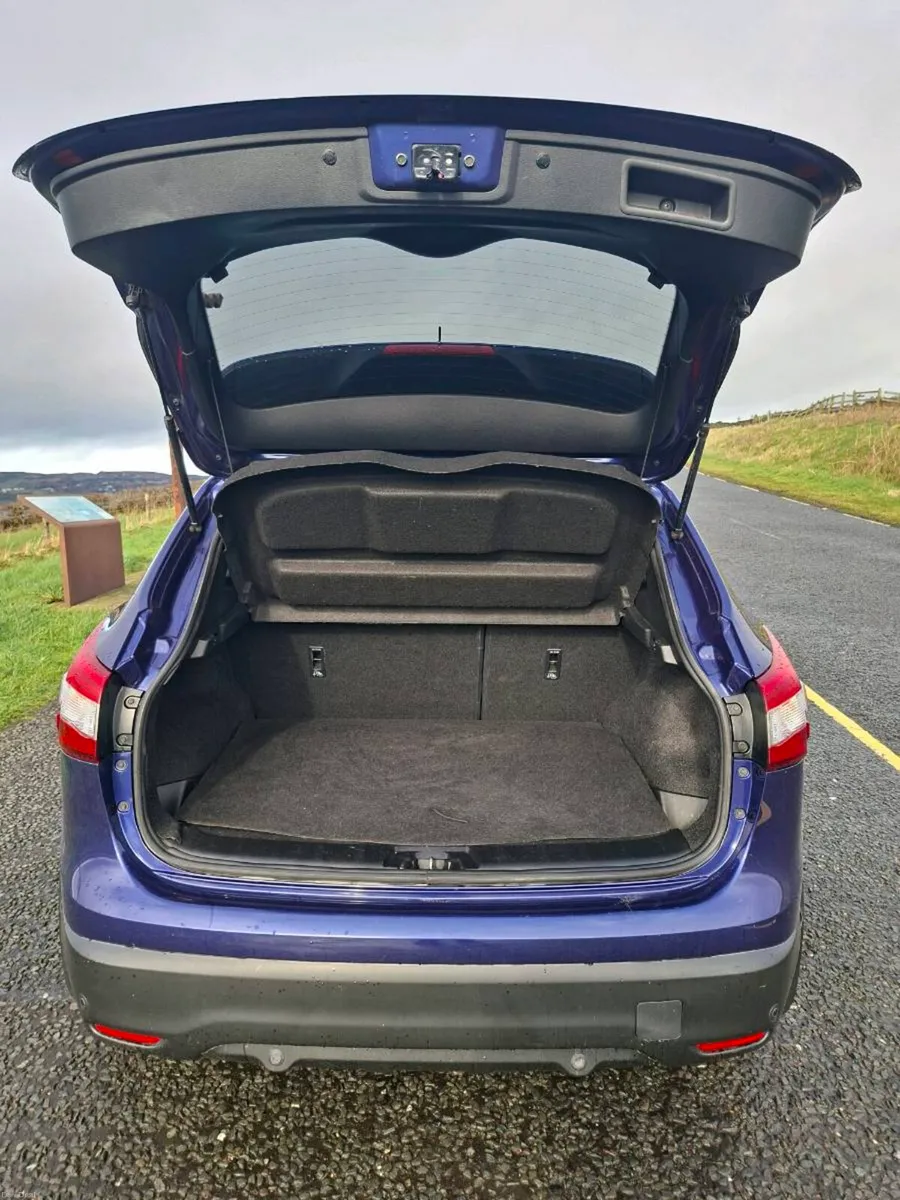2016 Nissan Qashqai Tekna 1.5 dCi | Panoramic Roof - Image 5