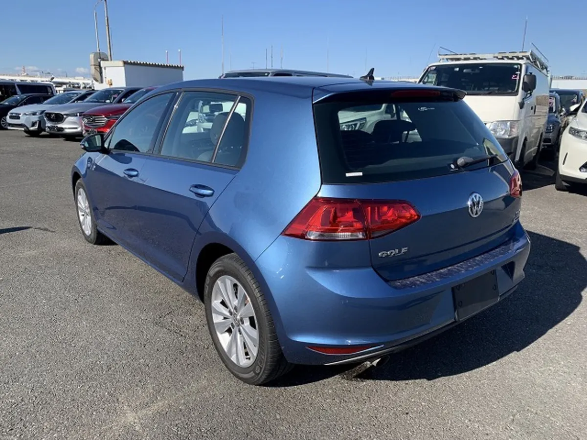 151 Volkswagen Golf 1.2 TSI Comfortline - Image 3