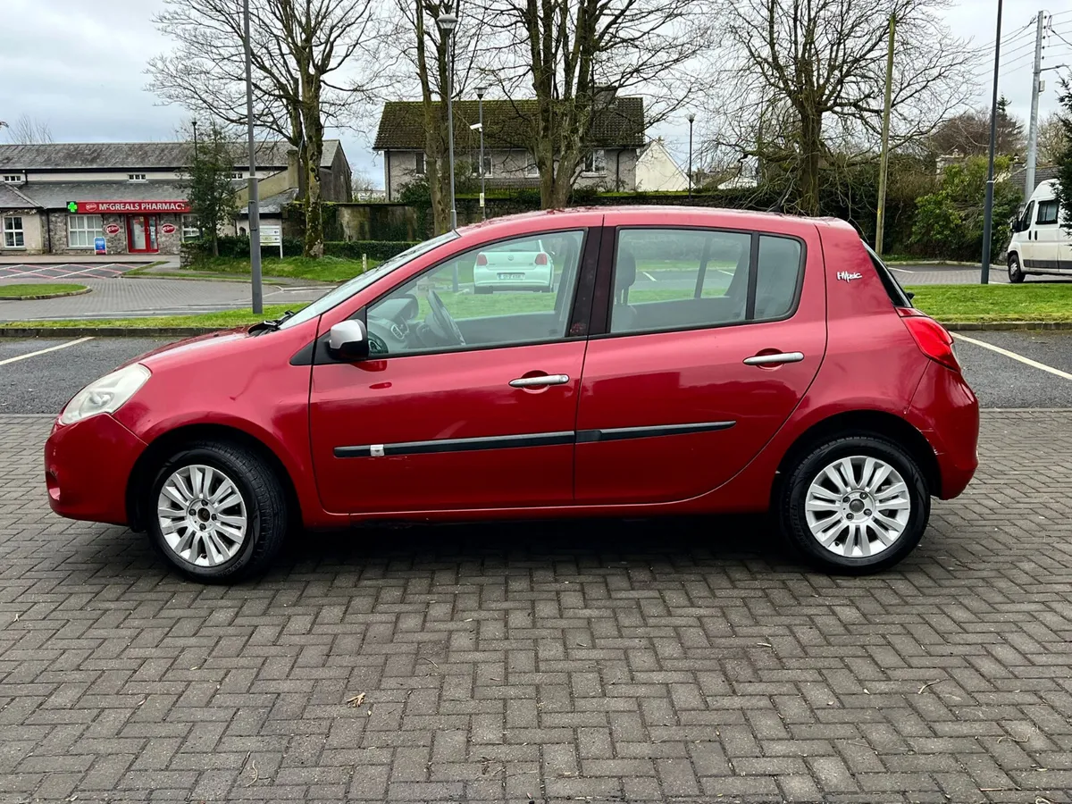 Renault Clio 2010 1.2 Petrol new nct 11/26 tax - Image 4