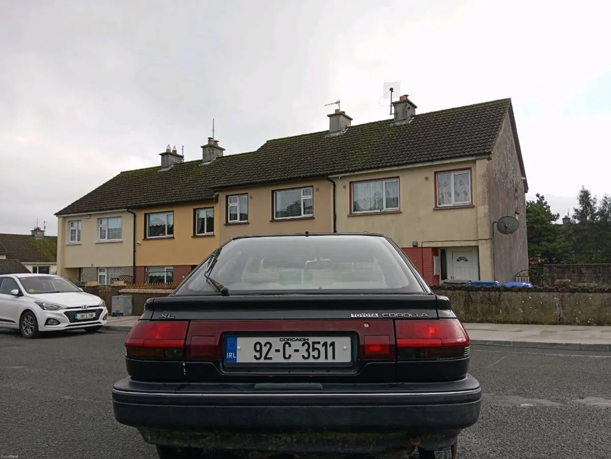 Toyota corolla liftback - Image 4