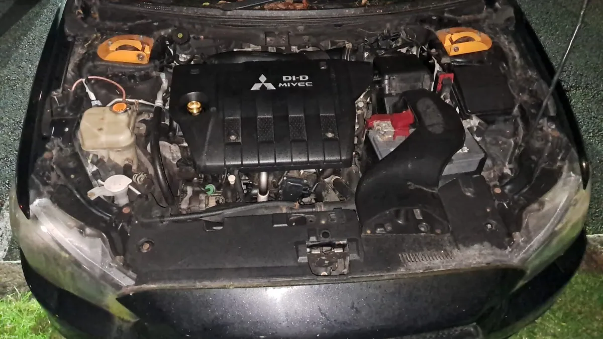 Mitsubishi lancer - Image 4