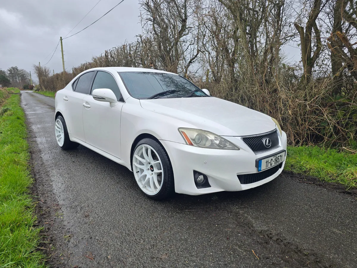 2011 Lexus IS250 Sports Design - Image 2