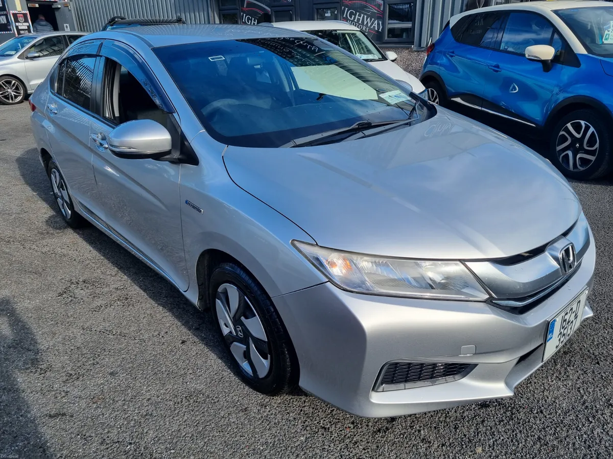 Honda Grace  Hybrid 2016 - Image 2