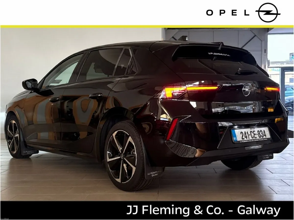 Opel Astra Elegance 1.2 Turbo 110PS Petrol 6 Speed - Image 4