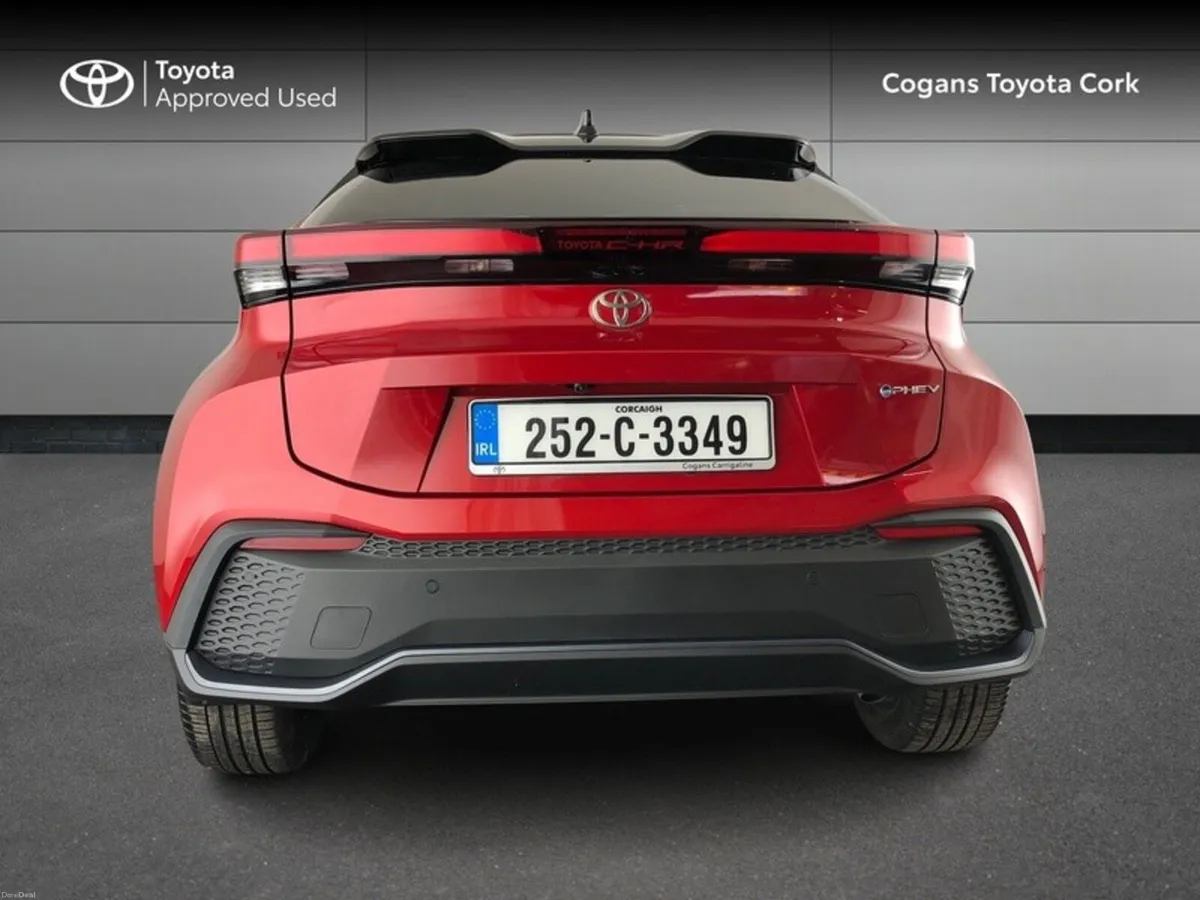 Toyota C-HR PHEV Sport + - Image 4
