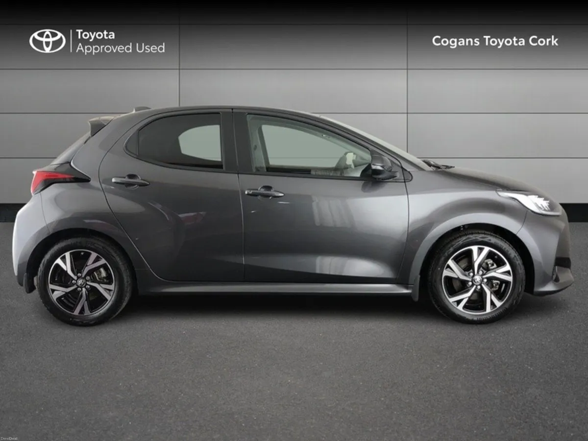 Toyota Yaris Yaris Hybrid 115 L-SPORT - Image 3