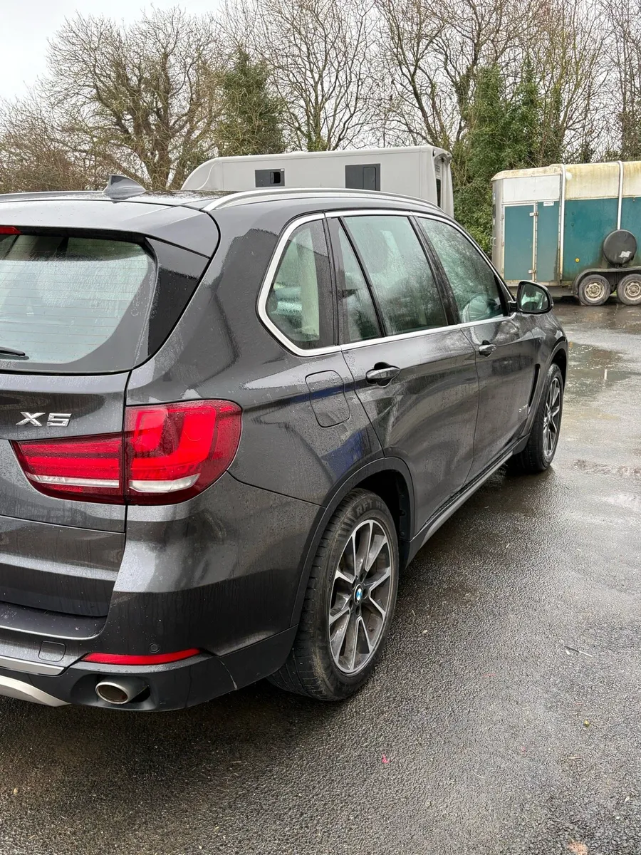 BMW X5 - Image 2