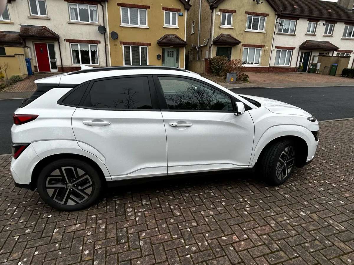 Hyundai Kona 64kwh premium - Image 4